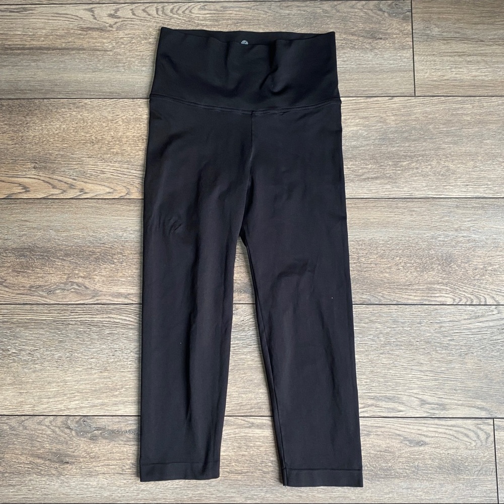 NUX Seamless Black Cropped Compression Leggings Sz S